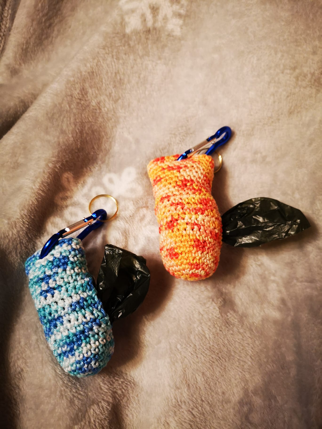 Bussolotto porta sacchetti igienici per cani - immagine 2